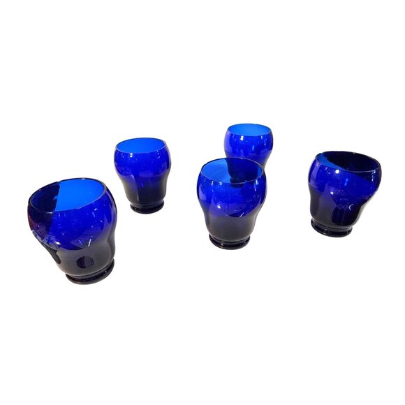 Cobalt Blue Hand-Blown Glass Pitcher & 6 Matching Cups With Swirled Clear Stoppe - Picture 8 of 16